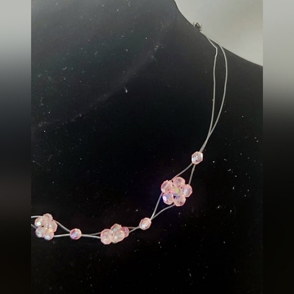 Light Pink Necklace.🌴 - Picture 3 of 4